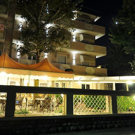 Hotel Azzurra Marina di Pietrasanta Εξωτερικό φωτογραφία