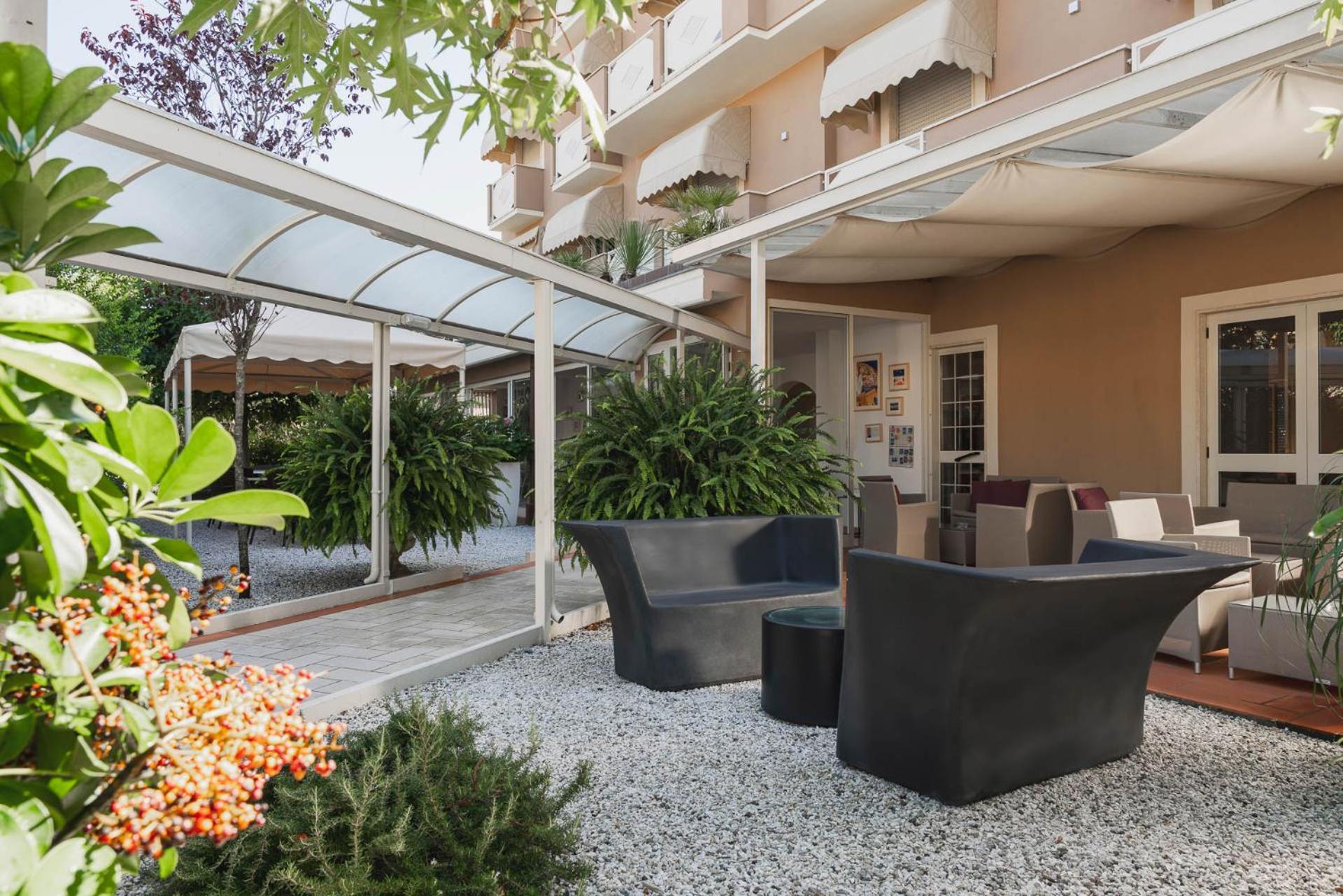 Hotel Azzurra Marina di Pietrasanta Εξωτερικό φωτογραφία