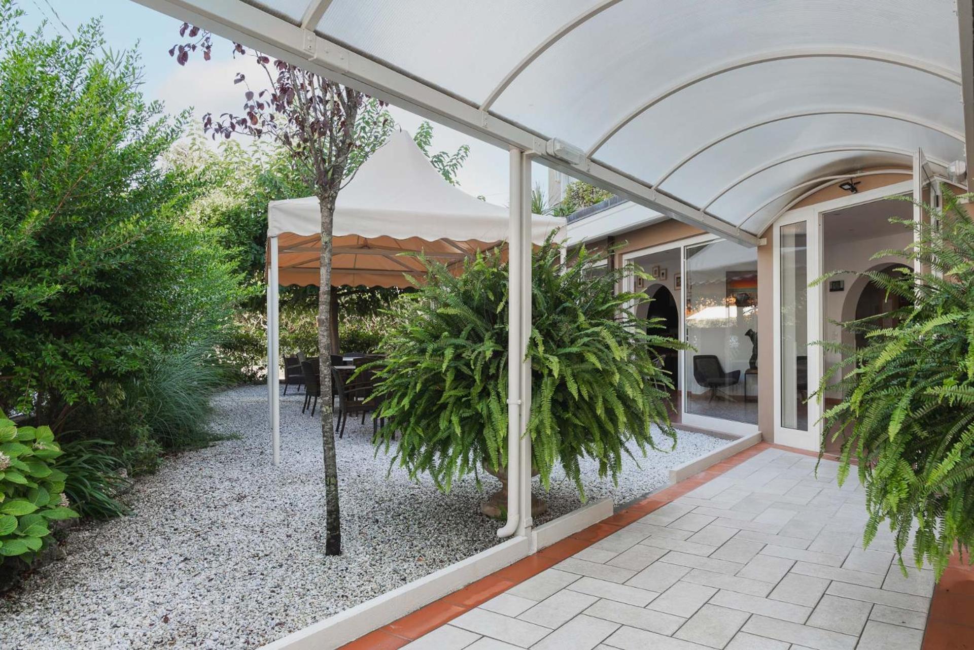 Hotel Azzurra Marina di Pietrasanta Εξωτερικό φωτογραφία