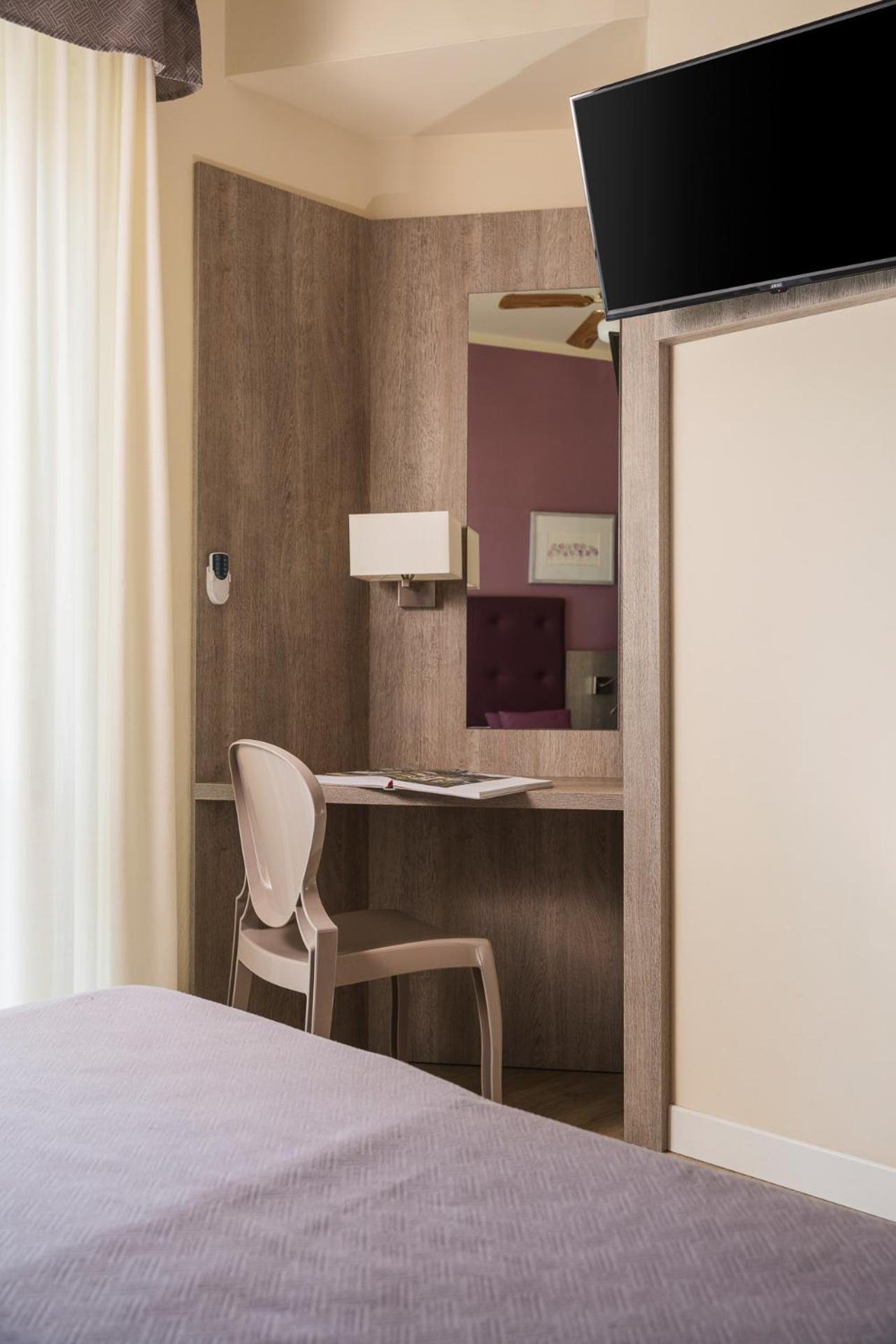 Hotel Azzurra Marina di Pietrasanta Εξωτερικό φωτογραφία