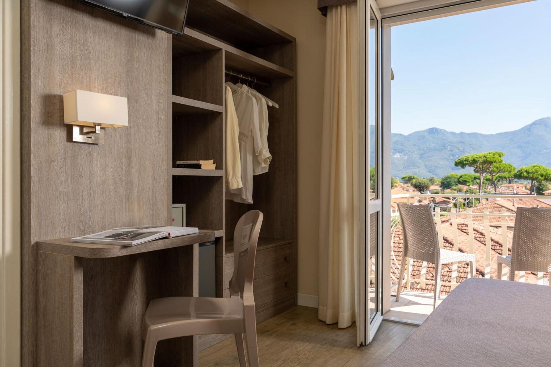 Hotel Azzurra Marina di Pietrasanta Εξωτερικό φωτογραφία