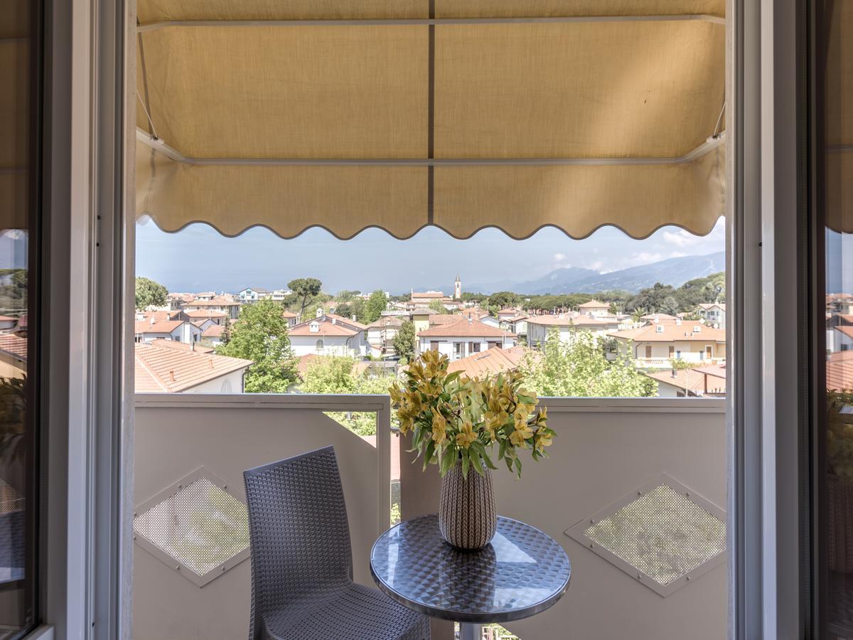 Hotel Azzurra Marina di Pietrasanta Εξωτερικό φωτογραφία