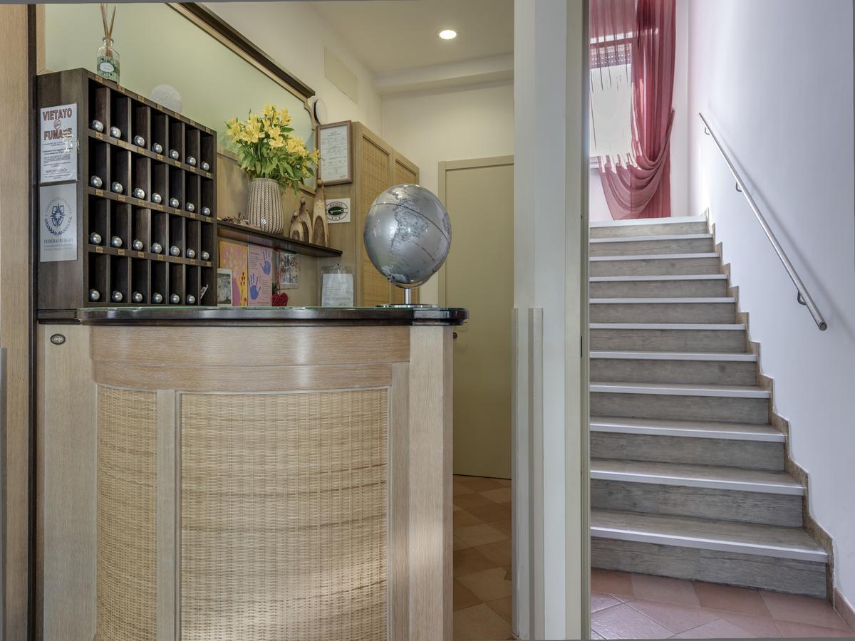Hotel Azzurra Marina di Pietrasanta Εξωτερικό φωτογραφία