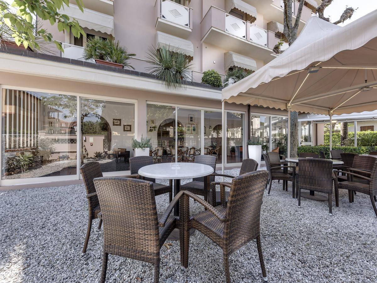 Hotel Azzurra Marina di Pietrasanta Εξωτερικό φωτογραφία